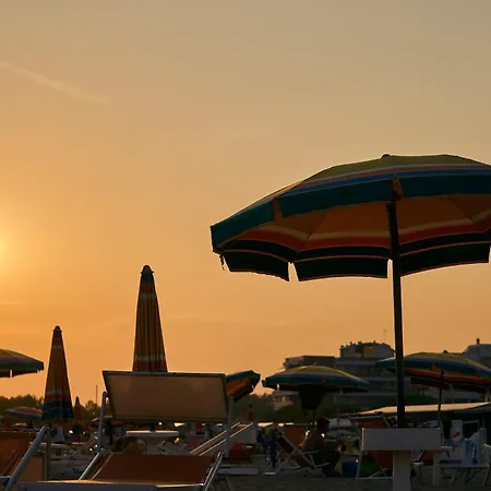 Modern With Swimming Pool Bibione